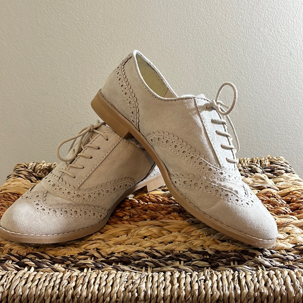 GAP Lace-up Saddle Shoes